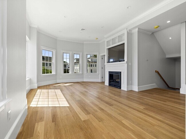 Foto del edificio - 944 E Broadway