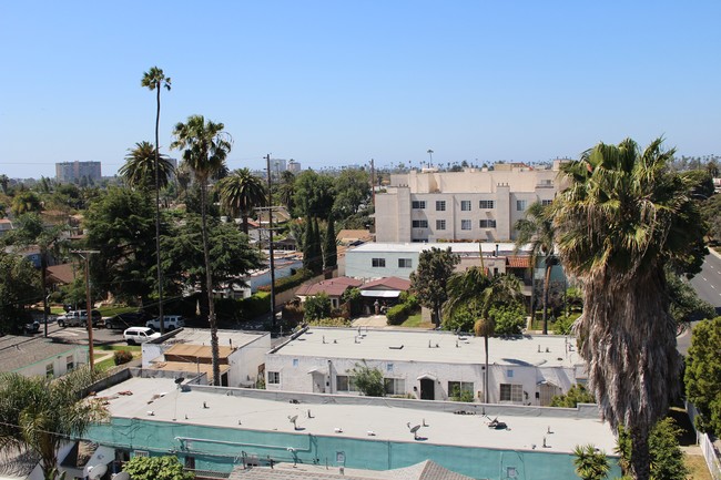 Building Photo - 1604 Venice Blvd