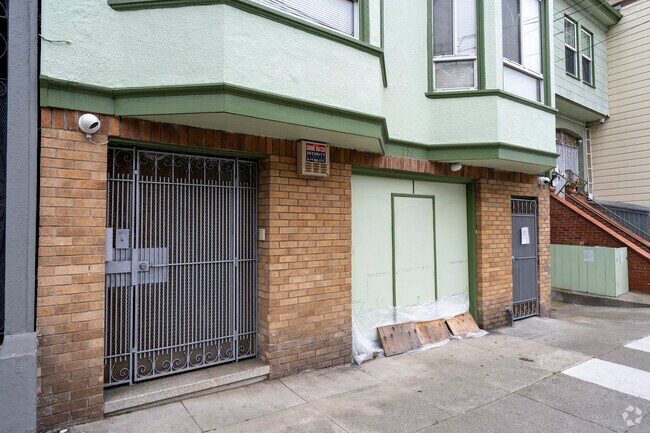Entrance - 777 7th Ave