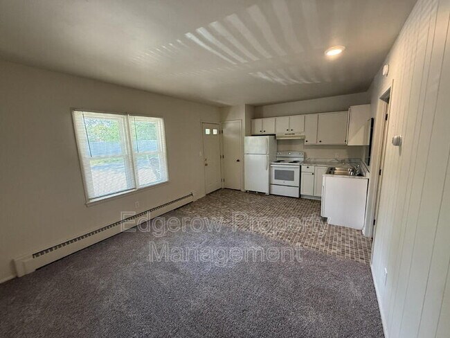 Foto del edificio - 13827 Ironwood Dr NW