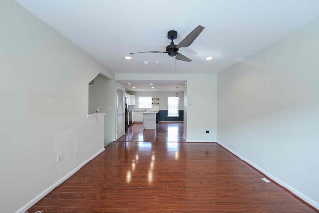 Foto del edificio - 2441 E York St