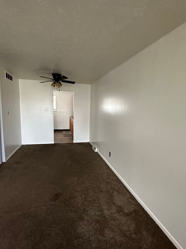 Foto del edificio - Warrensville Heights Townhome