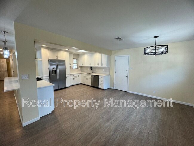 Building Photo - 8509 Las Camas Rd NE