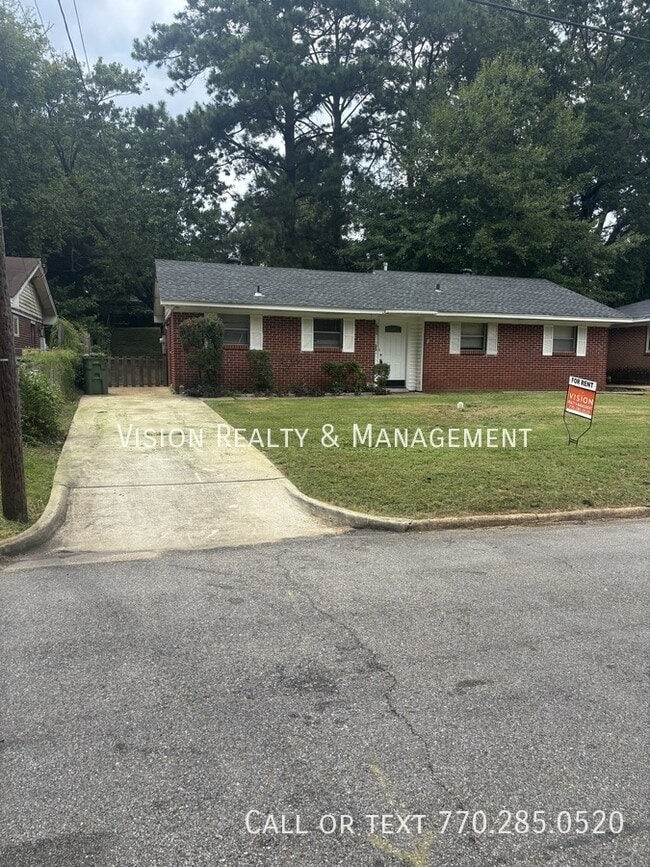 Building Photo - 133 Salem Dr