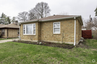 Building Photo - 342 N Lewis Ave