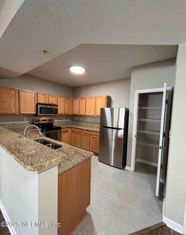 Foto del edificio - 2200 Marsh Hawk Ln