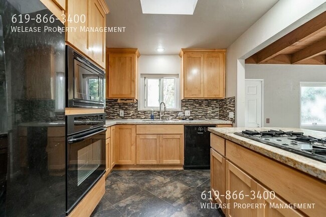 Foto del edificio - 9316 Marilla Dr