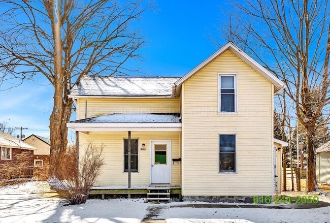 Building Photo - 110 W Elm St