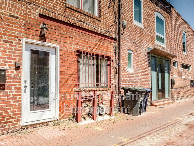 Foto del edificio - 119 Bloomingdale Ct NW