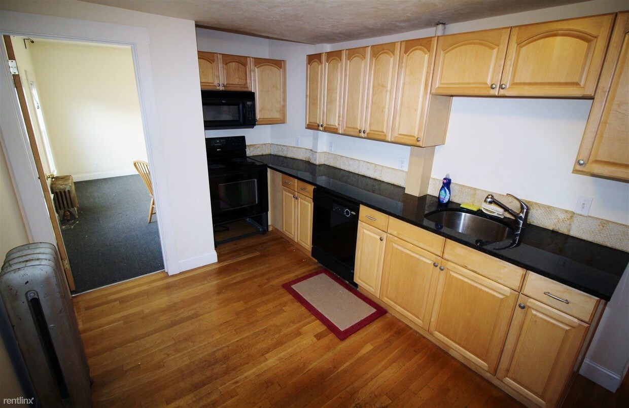 Primary Photo - 257 Charles St