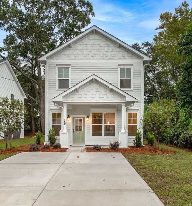 Photo - Modern New Build Minutes from Downtown Cha... House