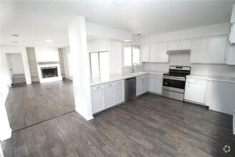 Building Photo - 9518 Meadowheath Dr