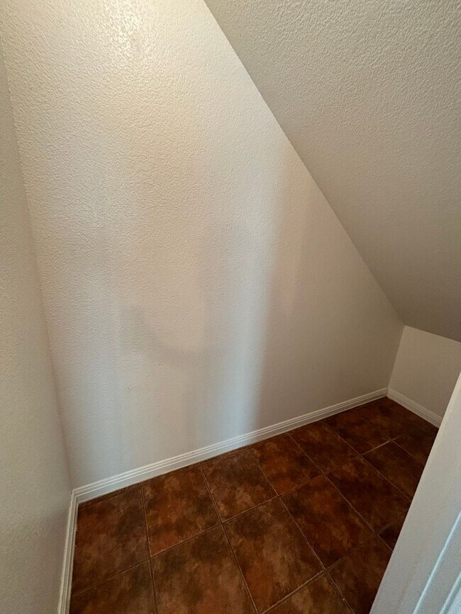 Foto del edificio - 1703  Deloney St