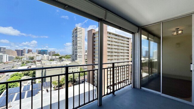 Foto del edificio - 1415 Victoria St
