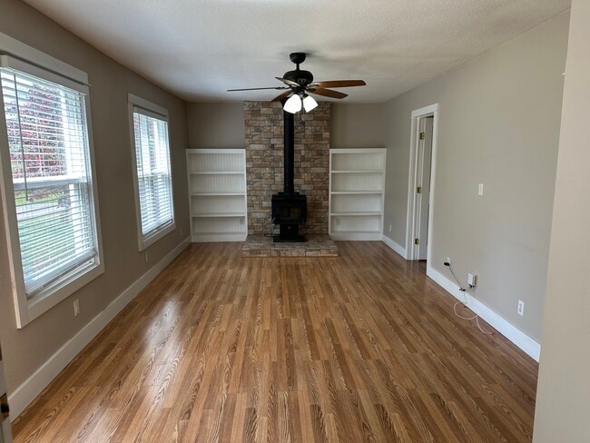 Living room - 215 N 7th St