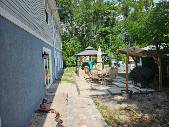 Building Photo - 716 N Warfield Ave