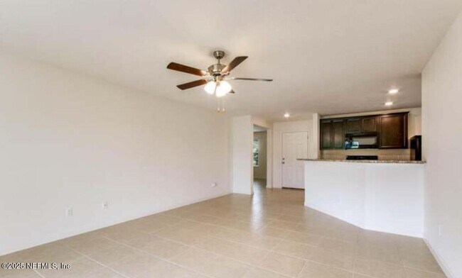 Foto del edificio - 8650 Lake George Cir W