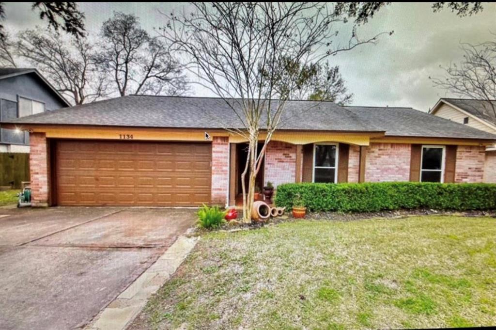 Building Photo - 1134 Pinecroft Dr