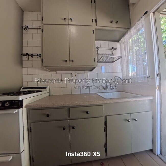 Foto del edificio - 4566 Orange St