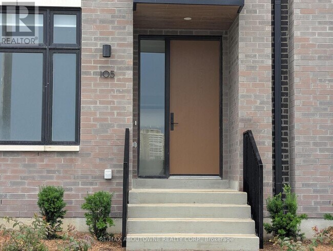 Building Photo - 105 Coveside Dr