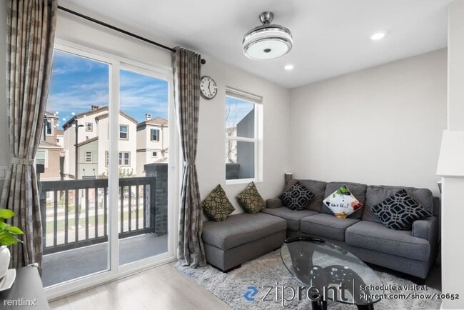 Building Photo - 2 br, 2 bath Townhome - 852 Garden Street,...