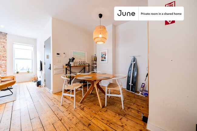 Foto del edificio - Room in Shared 4 bed/2 bath home