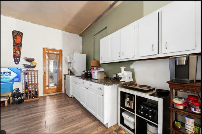 Photo - 1537 39th St Apartment