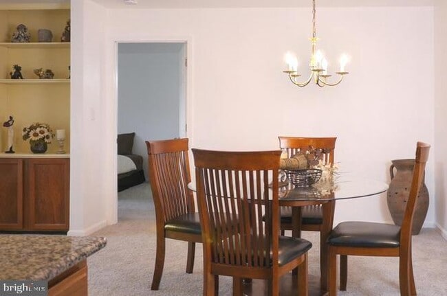 Foto del edificio - 13018 Shadyside Ln