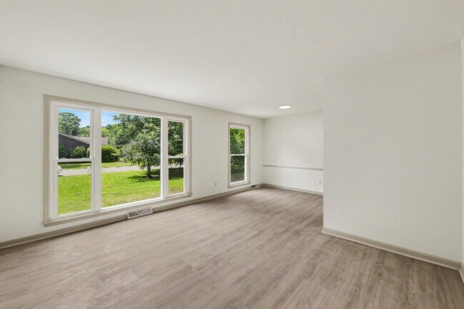 Building Photo - 130 Sandtrap Rd