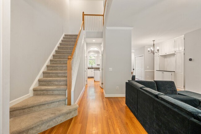 Foto del edificio - Beautiful Southern Village townhome - Furnished - Mid / Long Term lease options