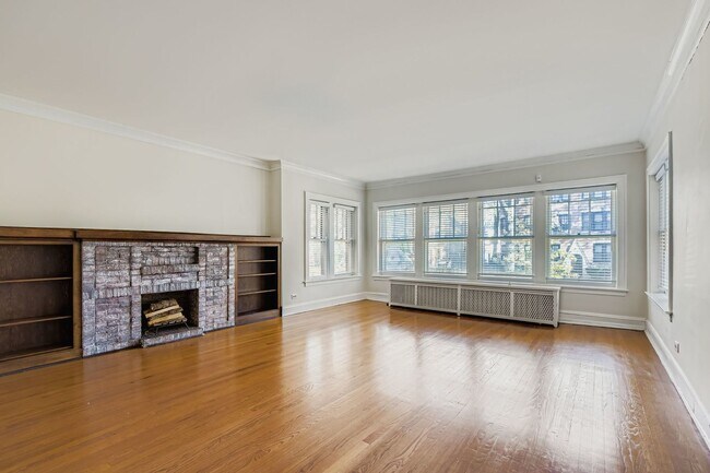 Foto del edificio - 6712 N Maplewood Ave