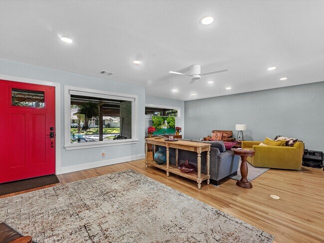 Foto del edificio - 712 Barbara St