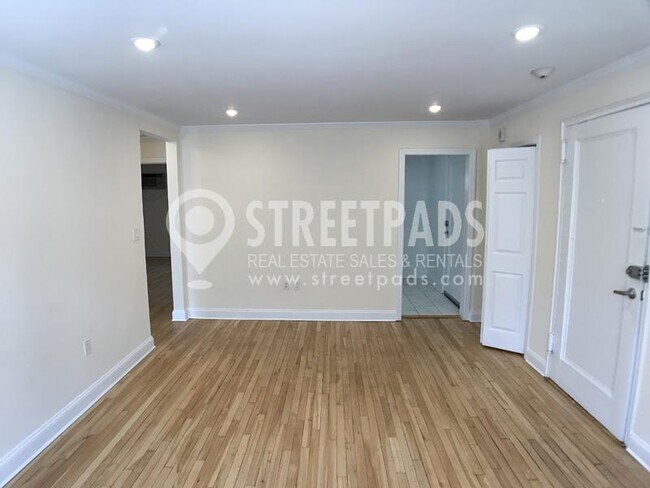 Building Photo - 2 bedroom in Brookline MA 02446