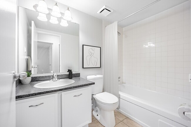 Building Photo - 875 Wonderland Road South