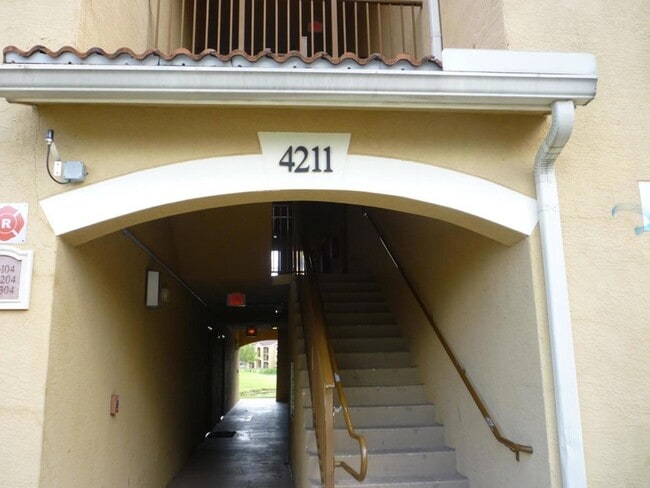 Foto del edificio - 4211 San Marino Blvd