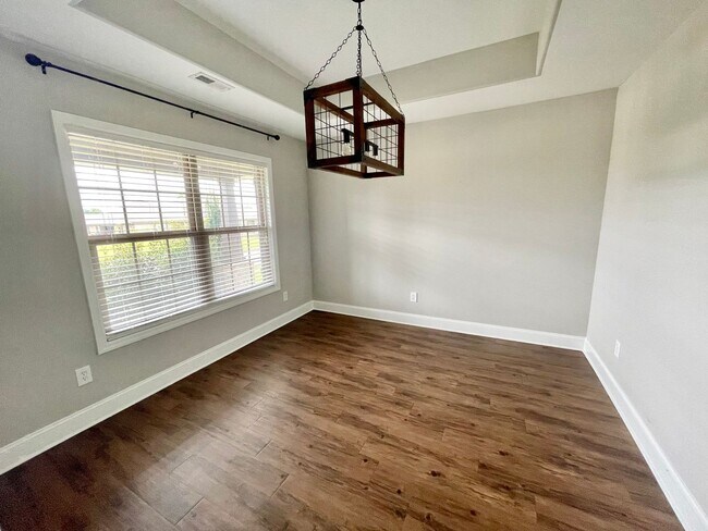 Building Photo - Nice Home Centrally Located in Athens!