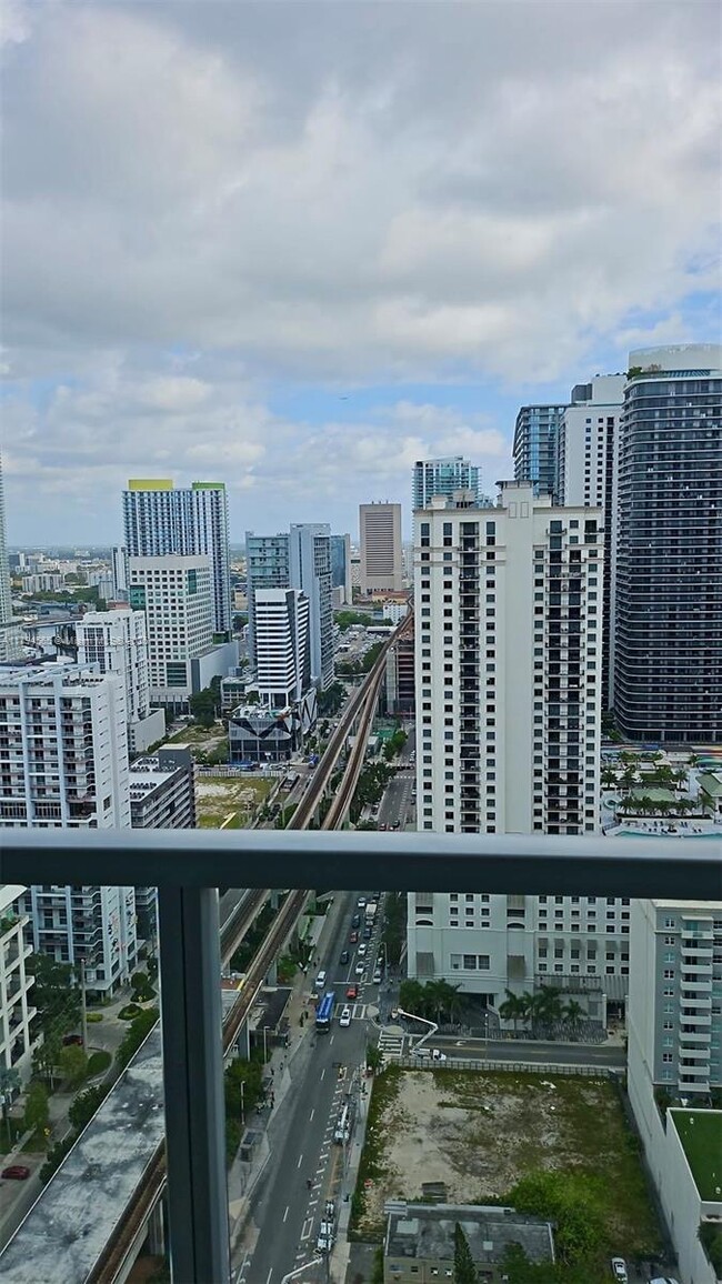 Foto del edificio - 79 SW 12th St