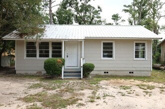 Building Photo - 1707 Clover Dr
