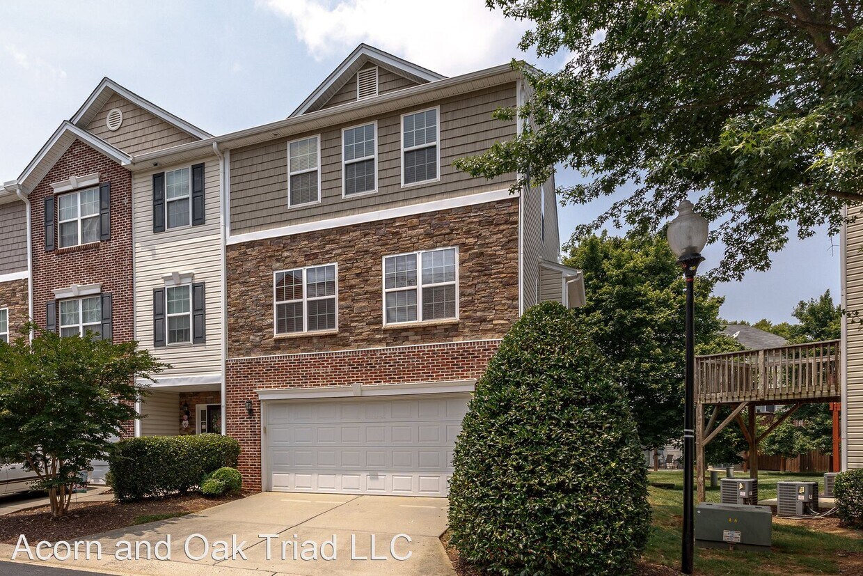 Primary Photo - 4 br, 4 bath House - 33 Ackland Dr