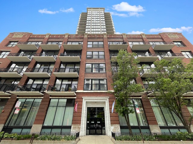 Primary Photo - 210 S Desplaines St