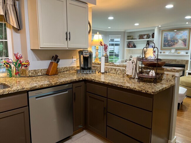 Kitchen - 10009 NE 120th Ln