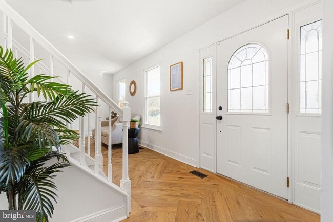 Building Photo - 15162 Wayside Rd