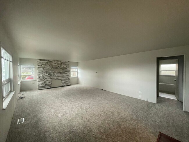 Building Photo - Charming Craftsman Home in Quiet Burien Ne...