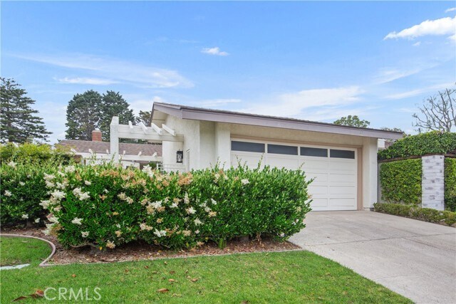 Primary Photo - 37 Beachcomber Dr