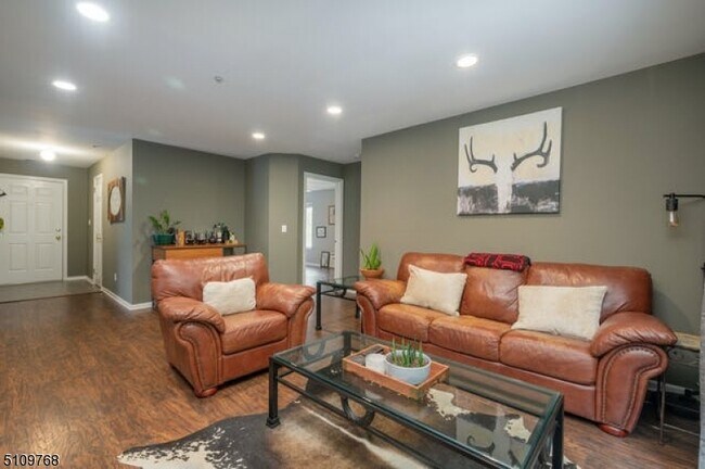 Foto del edificio - 41 Village Dr