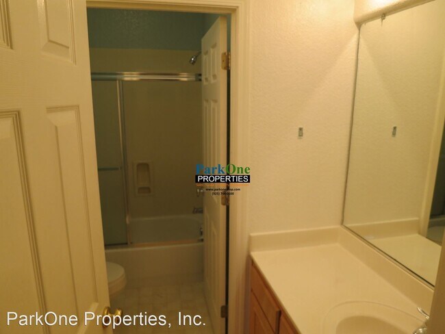 Building Photo - 4 br, 2 bath House - 5270 Ambleside Dr