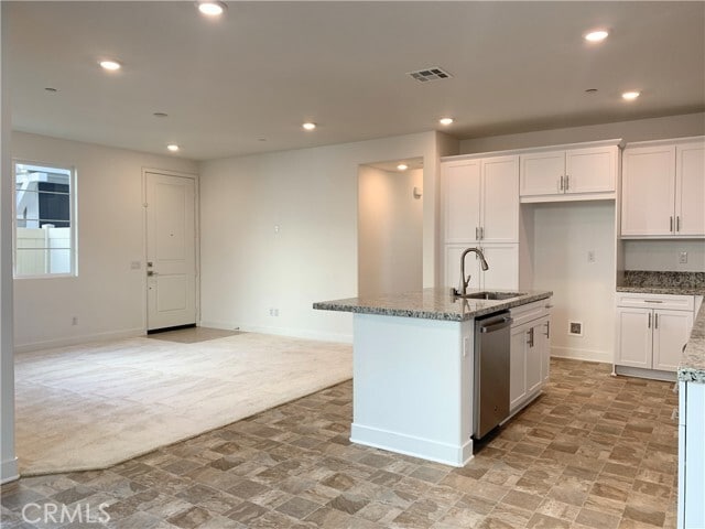Building Photo - 2027 Divine Arroyo