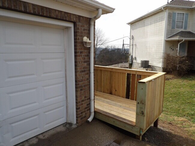 Foto del edificio - 344 Bypass Plaza Dr