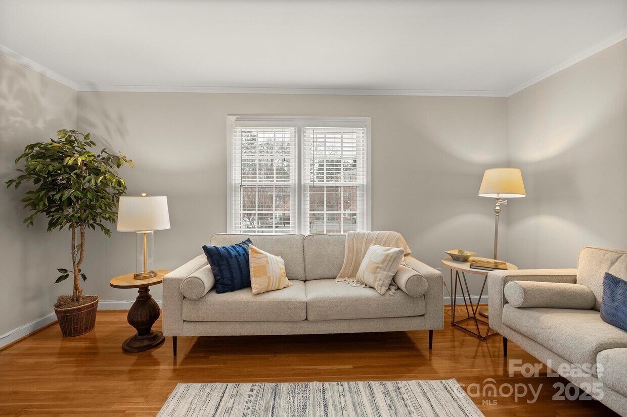 Foto principal - 910 McAlway Rd