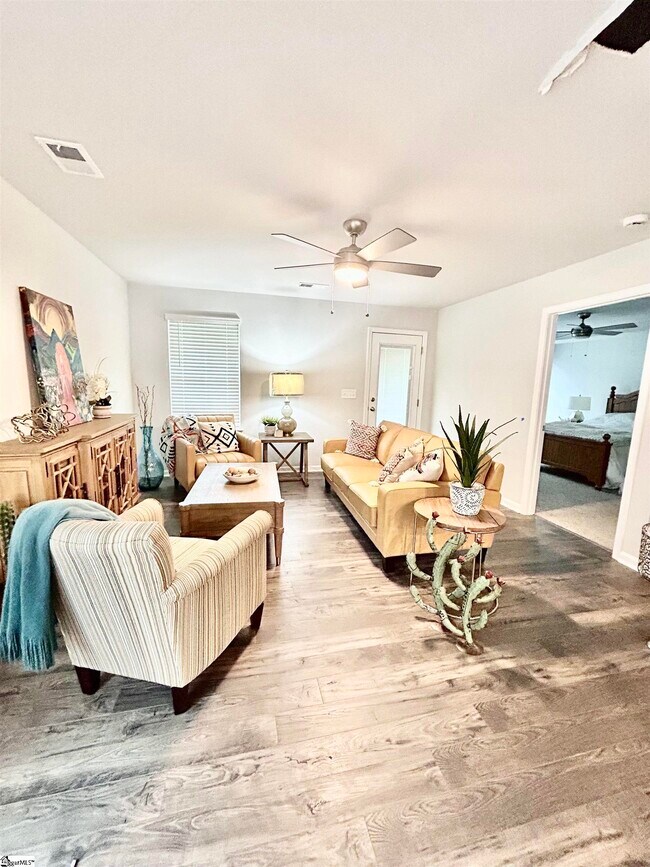 Foto del edificio - 510 Winding Meadow Ln